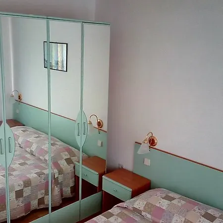 Apartman Artina *